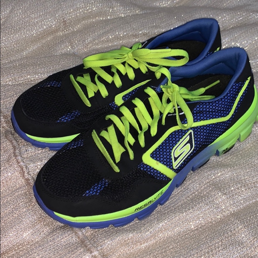 Sketchers go run